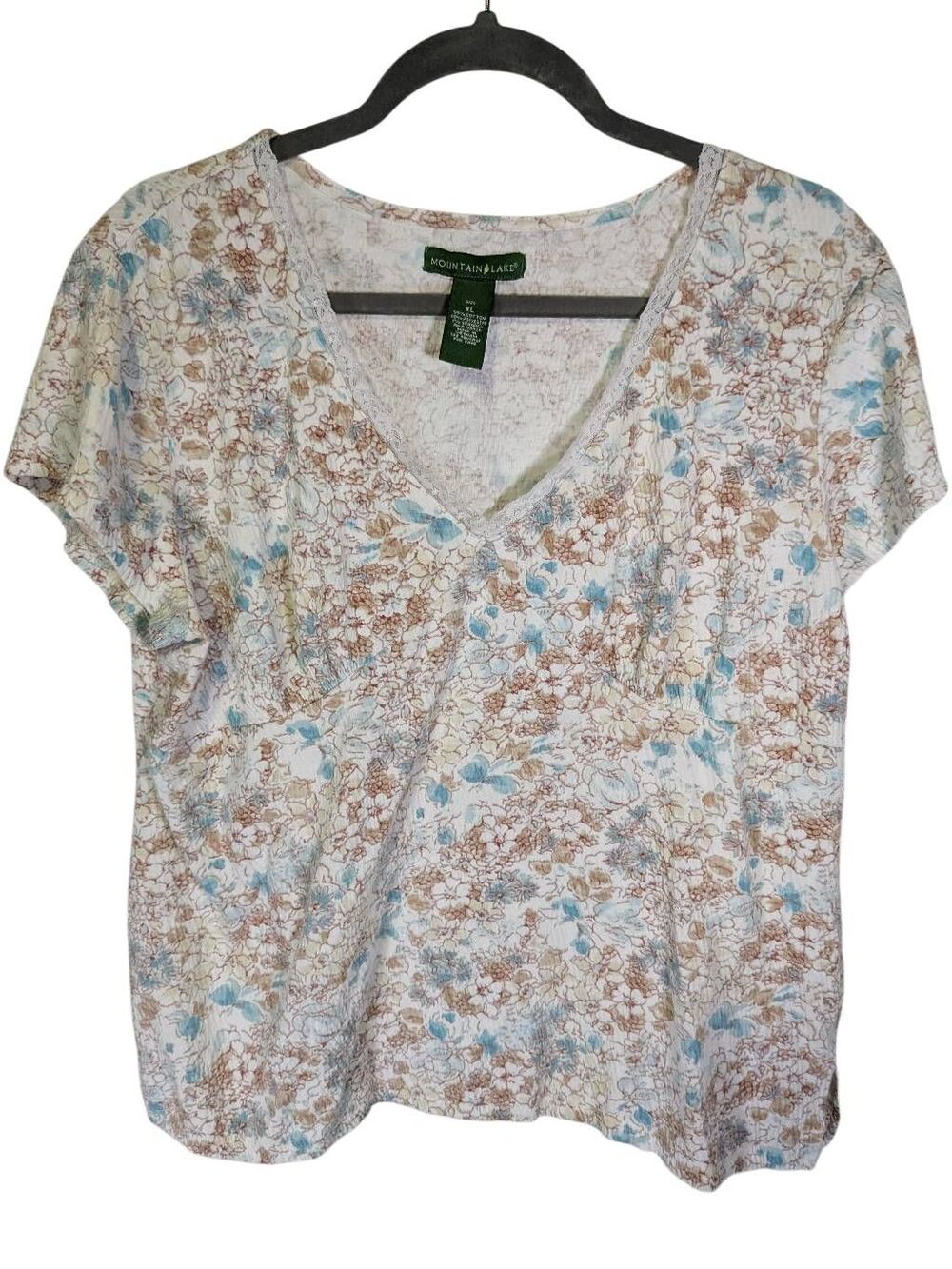 Mountain Lake Short-sleeve V-neck top Multi-colored Floral Print XL